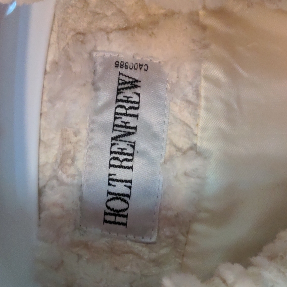 Holt Renfrew White Coat - Picture 2 of 4